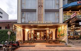 Riverside Hotel
